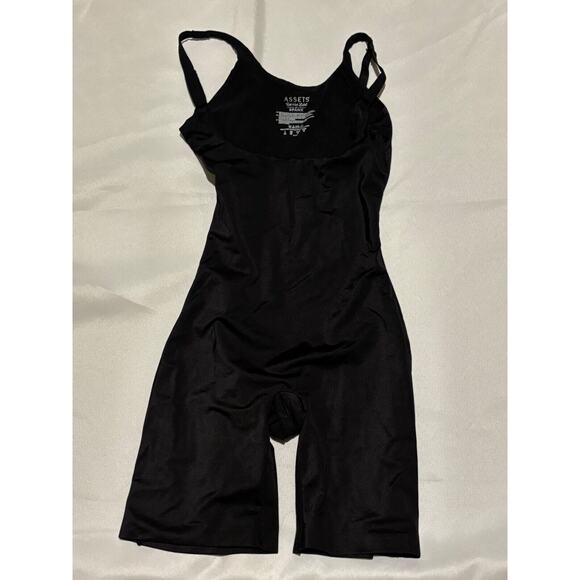 SPANX Other - Spanx sz S Black Silhouette Serums Open Bust Mid Thigh Body Shaper Style